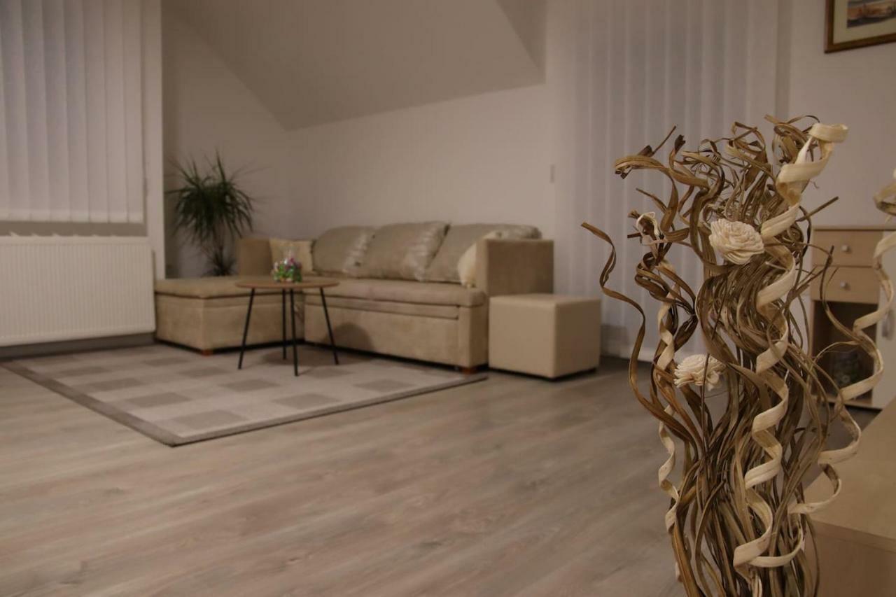 F&f Apartment *